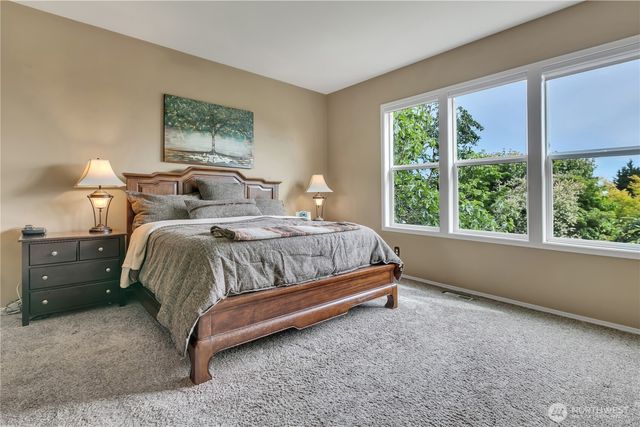 1828 Mariner Circle NE, Tacoma, WA 98422