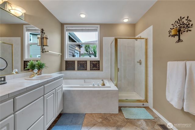 1828 Mariner Circle NE, Tacoma, WA 98422