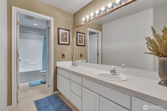 1828 Mariner Circle NE, Tacoma, WA 98422