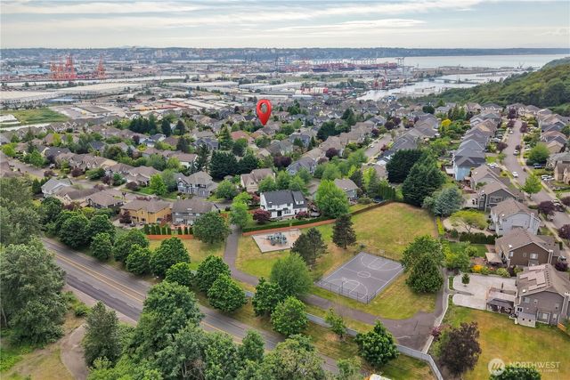 1828 Mariner Circle NE, Tacoma, WA 98422
