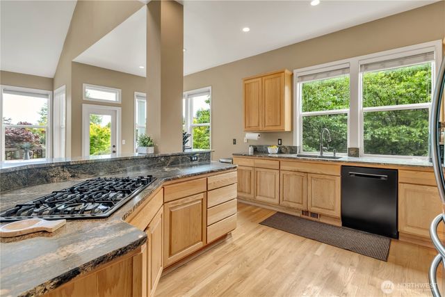 1828 Mariner Circle NE, Tacoma, WA 98422