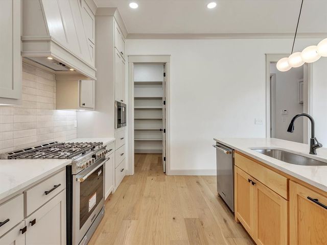 3556 Paso Robles, Edmond, OK 73034