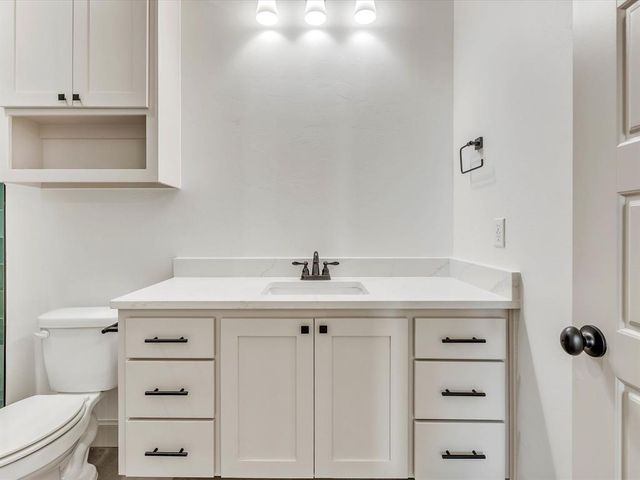 3556 Paso Robles, Edmond, OK 73034