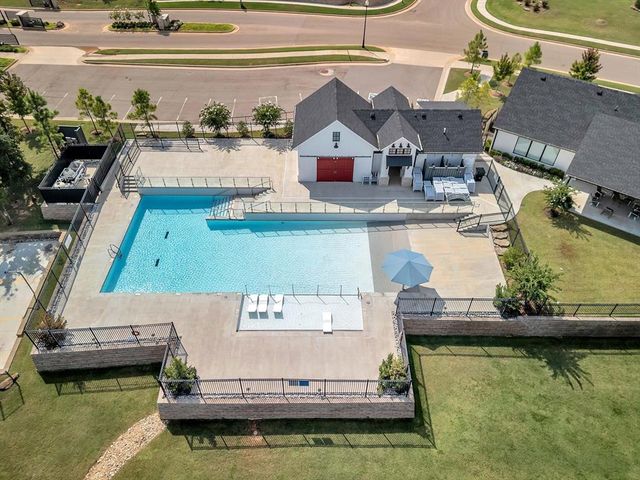 3556 Paso Robles, Edmond, OK 73034