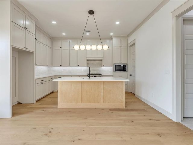 3556 Paso Robles, Edmond, OK 73034