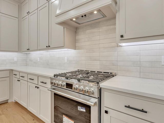 3556 Paso Robles, Edmond, OK 73034