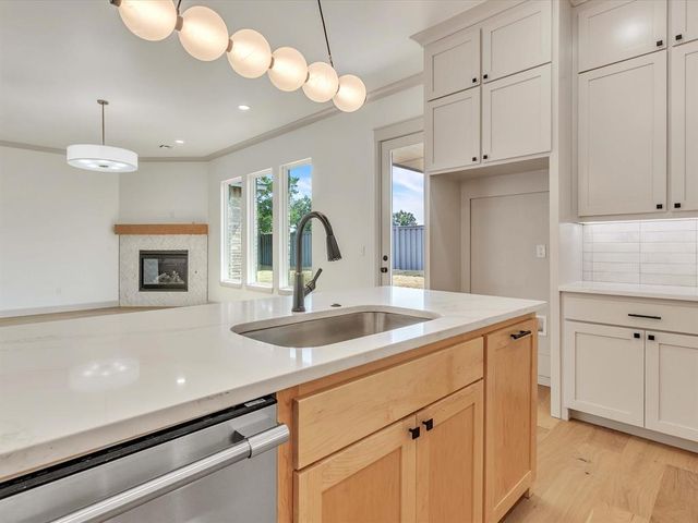 3556 Paso Robles, Edmond, OK 73034