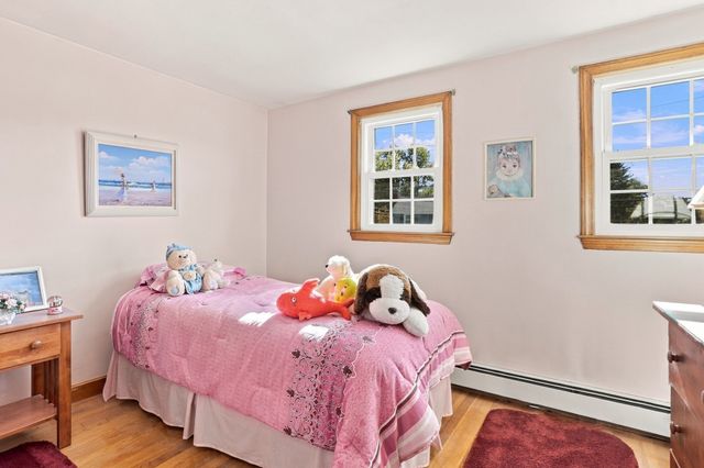 6 Exeter Dr, Woburn, MA 01801
