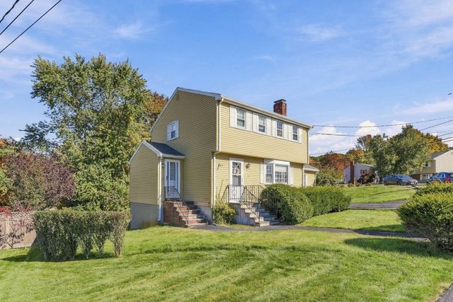 6 Exeter Dr, Woburn, MA 01801