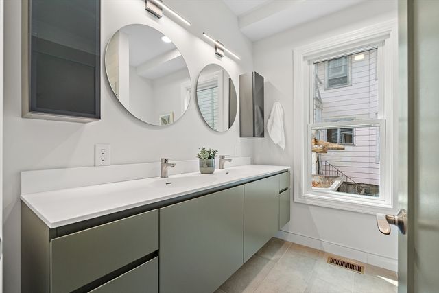 12 Foskett St 1, Somerville, MA 02144