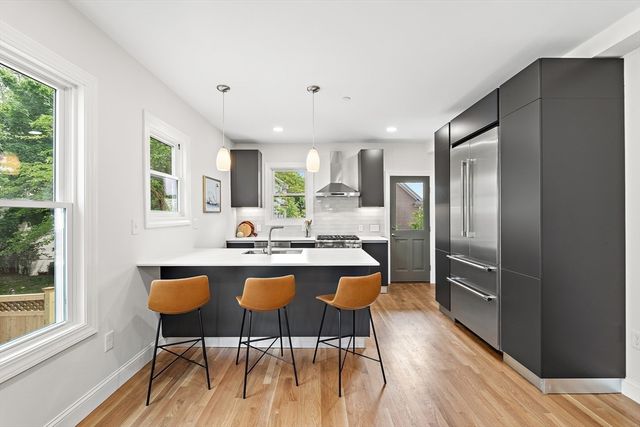 12 Foskett St 1, Somerville, MA 02144
