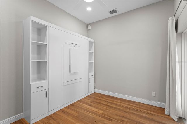 1230 DARLINGTON OAK CIRCLE NE, St Petersburg, FL 33703