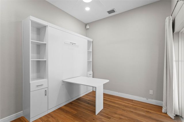 1230 DARLINGTON OAK CIRCLE NE, St Petersburg, FL 33703