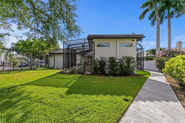 1230 DARLINGTON OAK CIRCLE NE, St Petersburg, FL 33703
