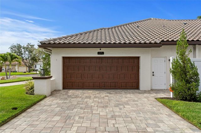 1230 DARLINGTON OAK CIRCLE NE, St Petersburg, FL 33703