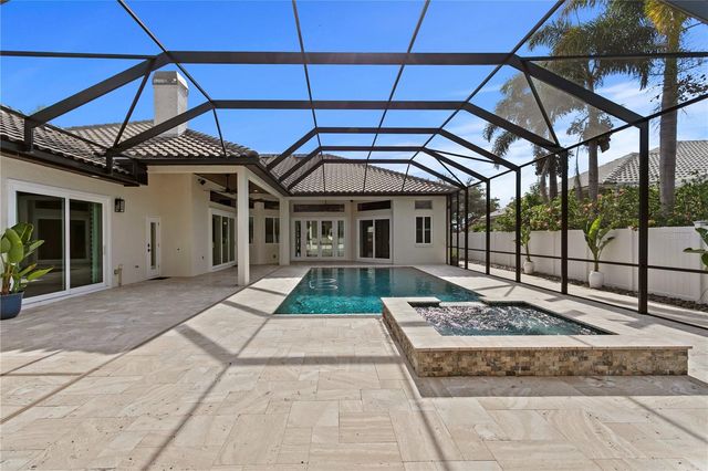 1230 DARLINGTON OAK CIRCLE NE, St Petersburg, FL 33703
