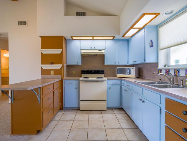 736 W Lakecrest DR, Bluffton, TX 78607