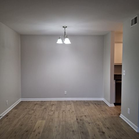 420 Walton Ln Apt M73, Madison, TN 37115