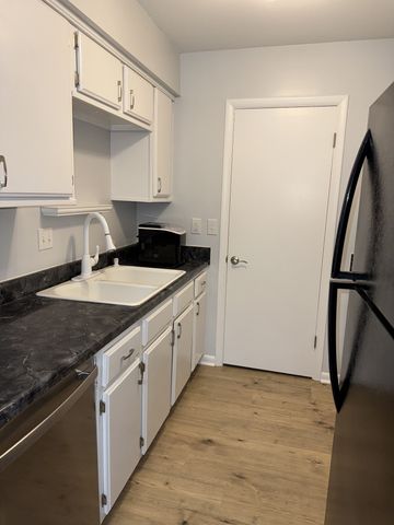 420 Walton Ln Apt M73, Madison, TN 37115