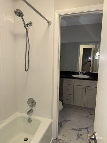 420 Walton Ln Apt M73, Madison, TN 37115