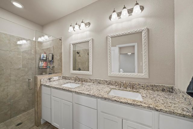 1411 Avenue I, Danbury, TX 77534