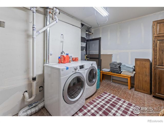 317 Dunraven Glade Road, Glen Haven, CO 80532