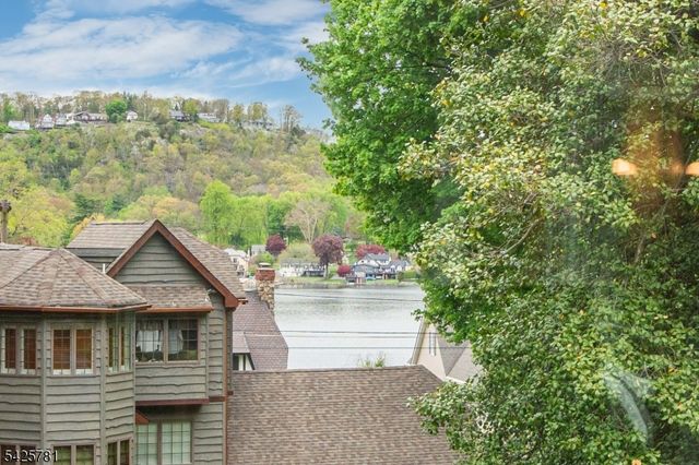 372 E Shore Trl, Sparta Twp., NJ 07871
