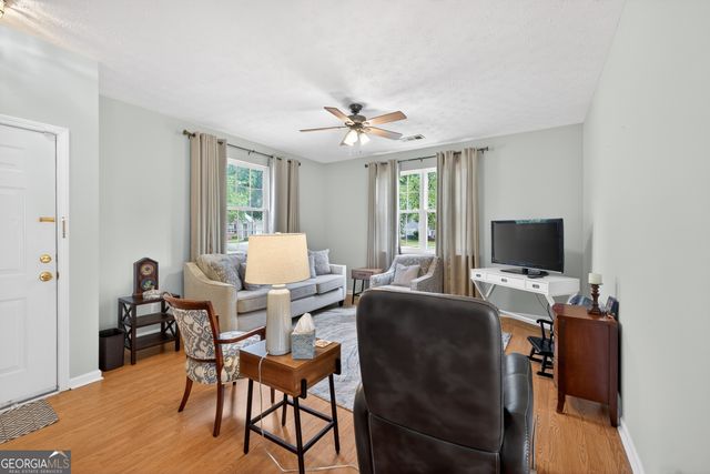 368 West Oaks Trail, Woodstock, GA 30188