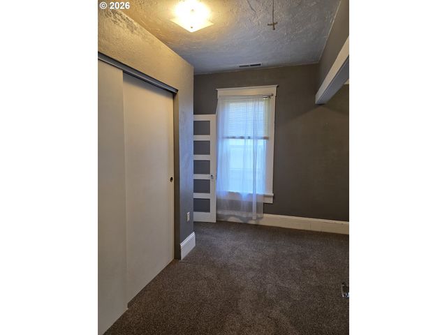 212 Se MOSHER Ave, Roseburg, OR 97470