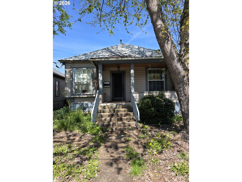 212 Se MOSHER Ave, Roseburg, OR 97470