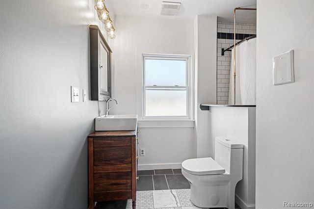 231 Chandler Street, Detroit, MI 48202