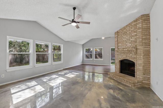 13802 LAUREL HOLLOW DR, San Antonio, TX 78232