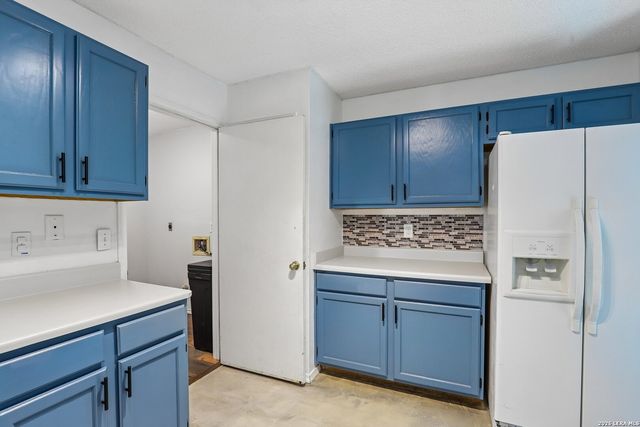 13802 LAUREL HOLLOW DR, San Antonio, TX 78232