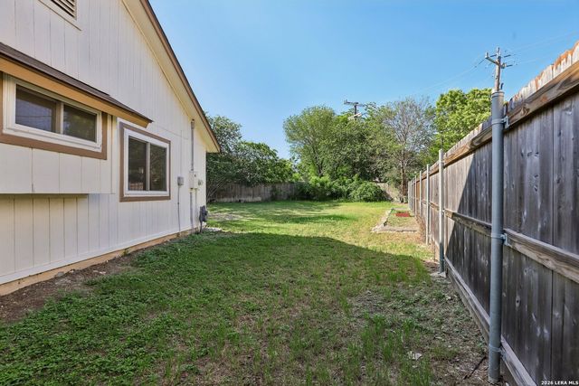 13802 LAUREL HOLLOW DR, San Antonio, TX 78232