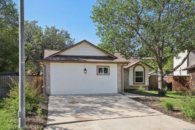 13802 LAUREL HOLLOW DR, San Antonio, TX 78232