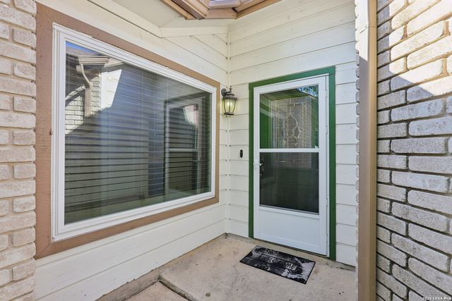 13802 LAUREL HOLLOW DR, San Antonio, TX 78232