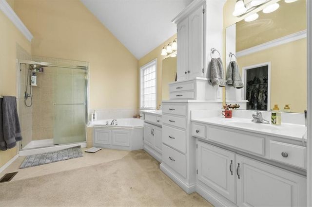 8812 N Cosby Avenue, Kansas City, MO 64154