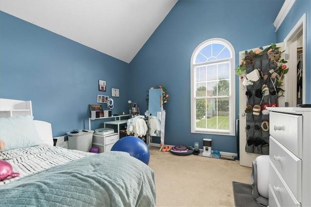 8812 N Cosby Avenue, Kansas City, MO 64154
