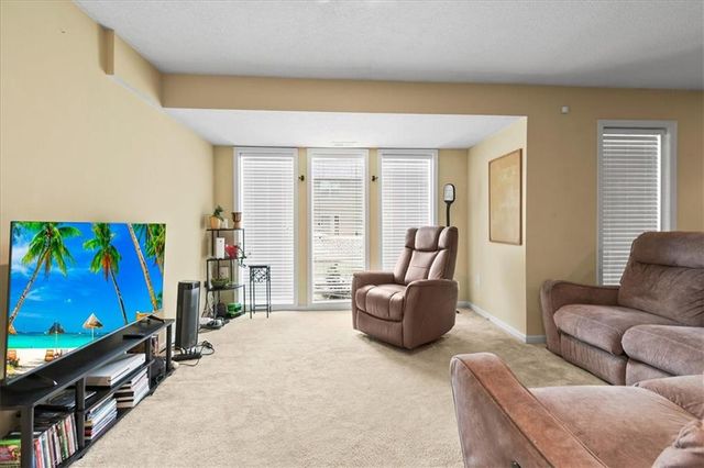 8812 N Cosby Avenue, Kansas City, MO 64154