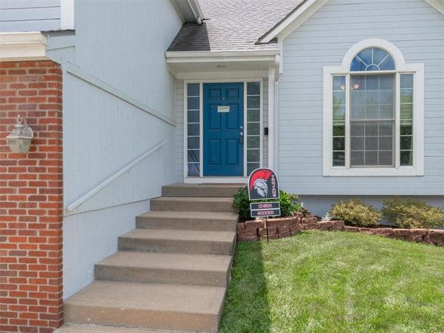 8812 N Cosby Avenue, Kansas City, MO 64154