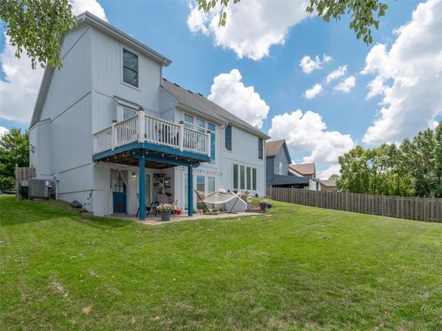 8812 N Cosby Avenue, Kansas City, MO 64154