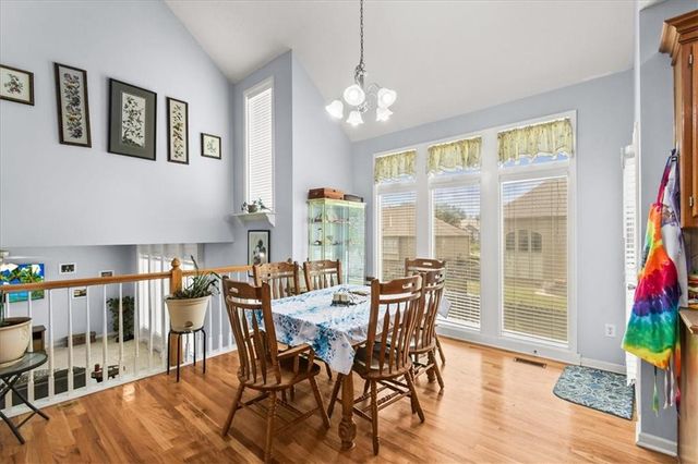 8812 N Cosby Avenue, Kansas City, MO 64154