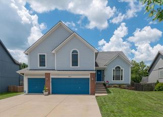 8812 N Cosby Avenue, Kansas City, MO 64154