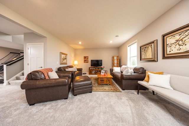1696 73rd Street W, Inver Grove Heights, MN 55077