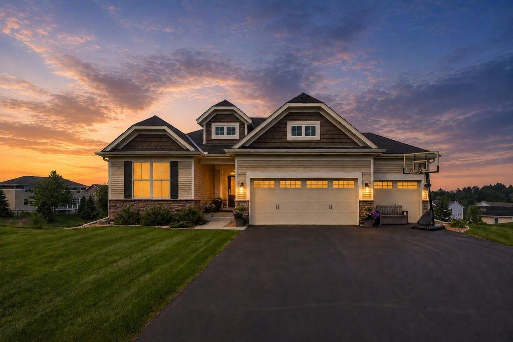 1696 73rd Street W, Inver Grove Heights, MN 55077