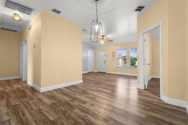 1730 Shaw Street, Dallas, TX 75212