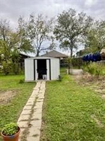 1328 E Jessamine Street, Fort Worth, TX 76104