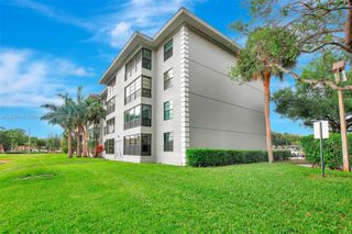 1532 Whitehall Dr 202, Davie, FL 33324