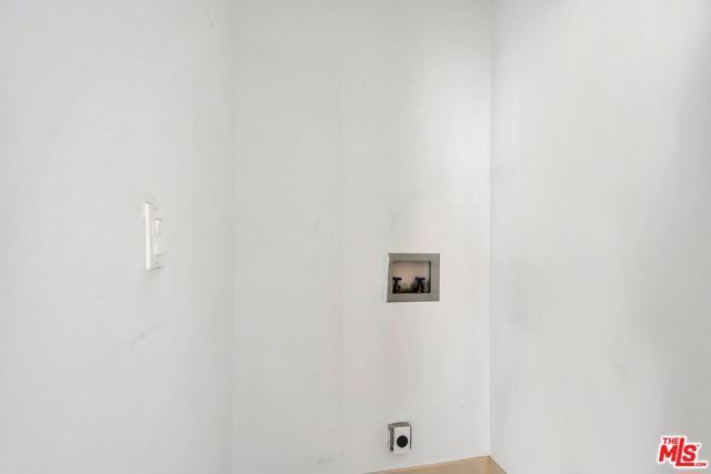 1100 Wilshire Boulevard 2207, Los Angeles, CA 90017