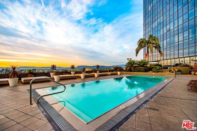 1100 Wilshire Boulevard 2207, Los Angeles, CA 90017